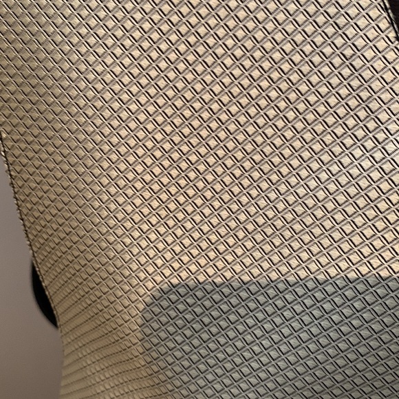 Gold vest - Picture 2 of 4